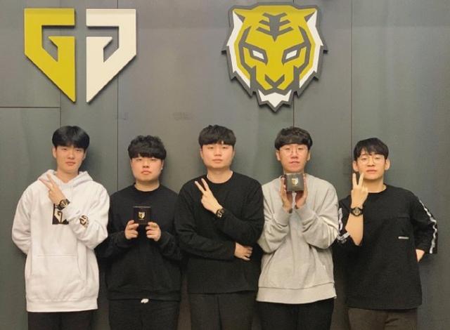 也是新赛季 也是新赛季